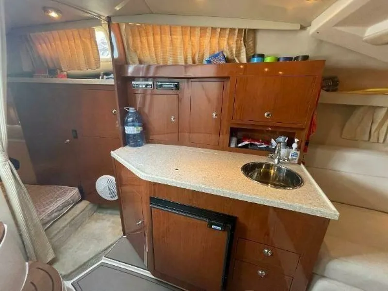 Slide: The Image of 2005 Regal 3060 Window Express 30 - 7825692