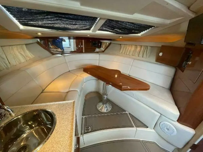 Slide: The Image of 2005 Regal 3060 Window Express 30 - 7825689