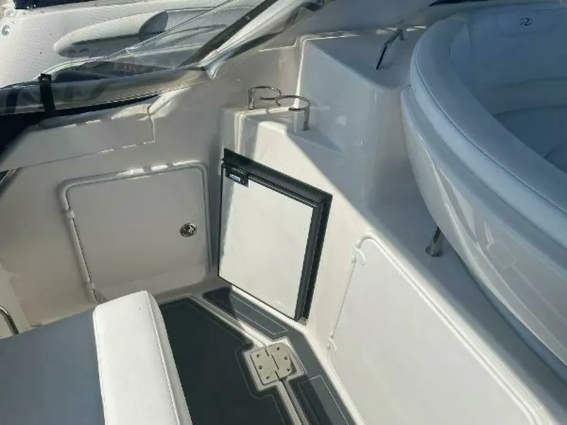 Slide: The Image of 2005 Regal 3060 Window Express 30 - 7825675