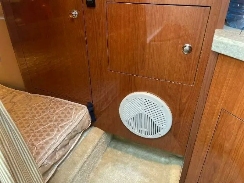 Slide: The Image of 2005 Regal 3060 Window Express 30 - 7825696