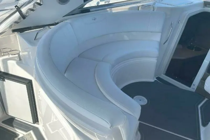 Slide: The Image of 2005 Regal 3060 Window Express 30 - 7825676