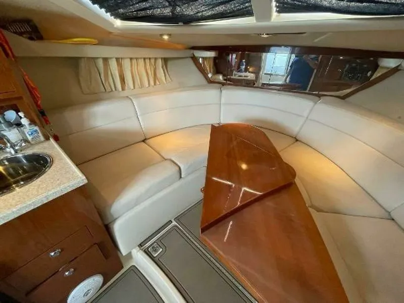 Slide: The Image of 2005 Regal 3060 Window Express 30 - 7825690