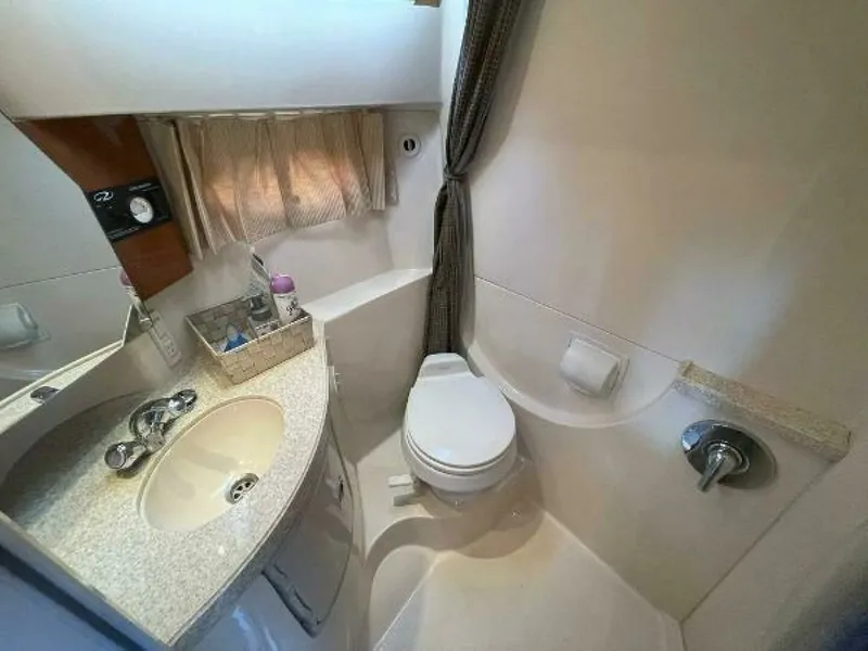 Slide: The Image of 2005 Regal 3060 Window Express 30 - 7825698