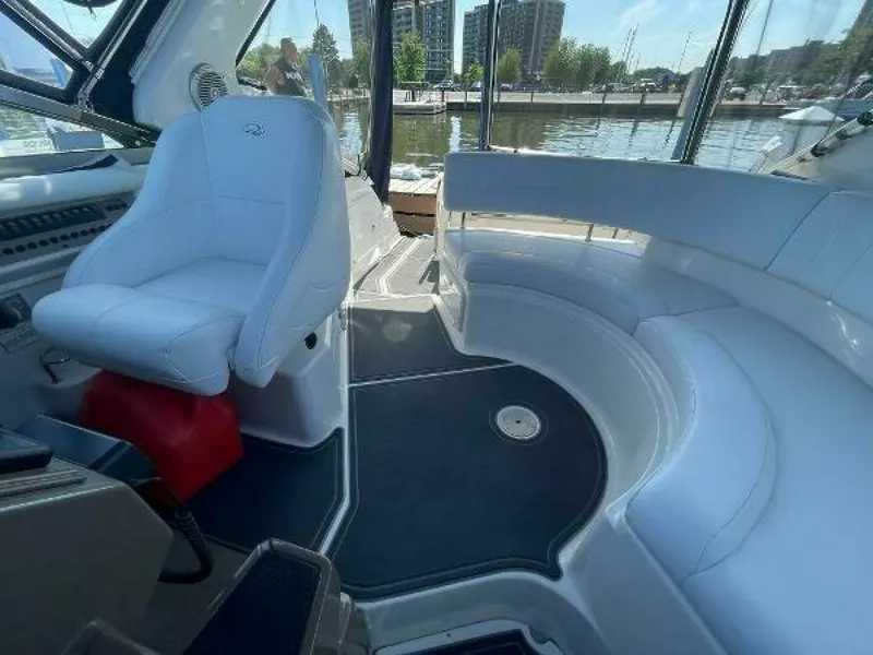 Slide: The Image of 2005 Regal 3060 Window Express 30 - 7825686