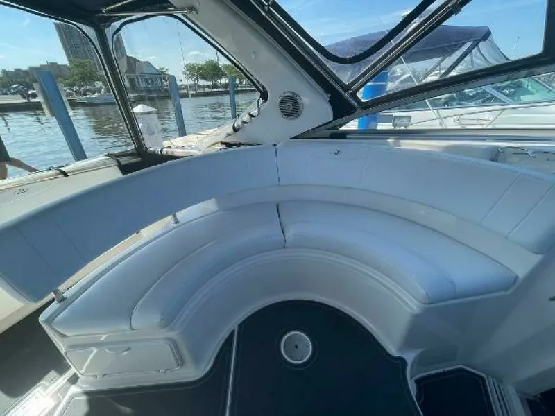 Slide: The Image of 2005 Regal 3060 Window Express 30 - 7825677