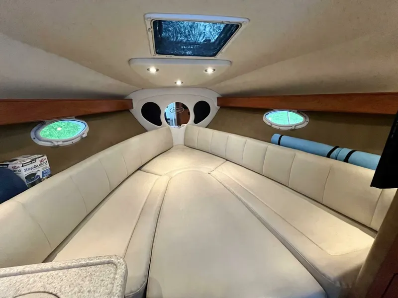 Slide: The Image of 2009 Rinker 260 Express 26 - 7825851