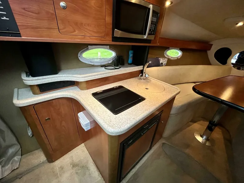Slide: The Image of 2009 Rinker 260 Express 26 - 7825845