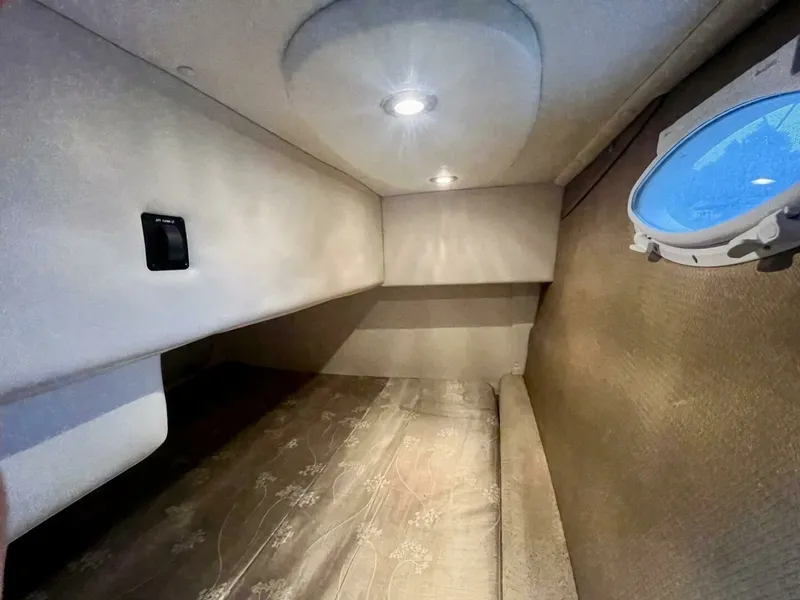 Slide: The Image of 2009 Rinker 260 Express 26 - 7825852