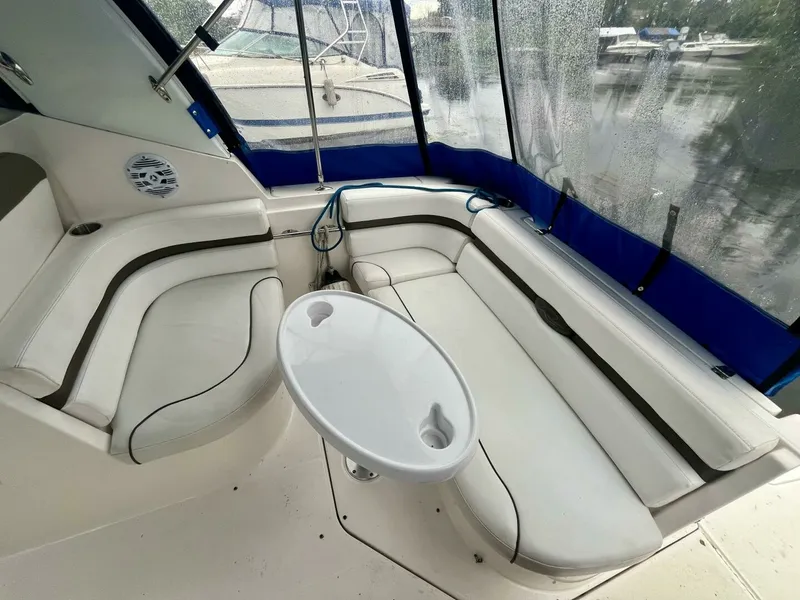 Slide: The Image of 2009 Rinker 260 Express 26 - 7825836