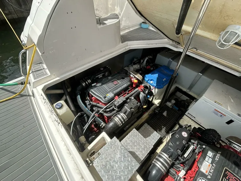 Slide: The Image of 2007 Regal 3760 Commodore 37 - 7825928