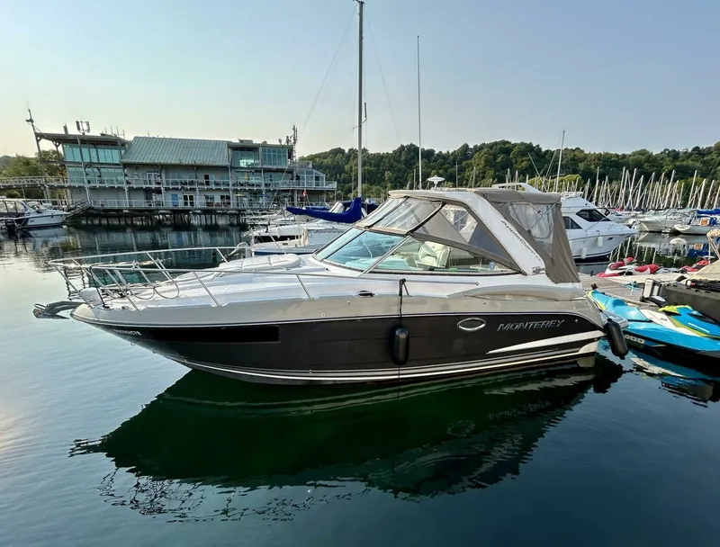 The Image of 2018 Monterey 295 Sport Yacht 29 - 7825931