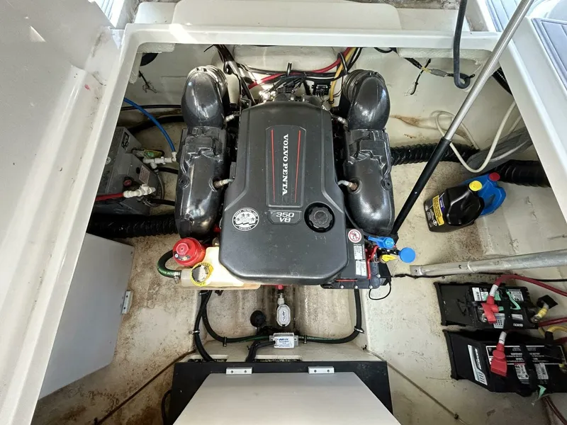Slide: The Image of 2018 Monterey 295 Sport Yacht 29 - 7825979