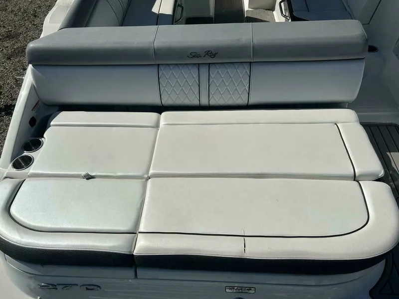 Slide: The Image of 2016 Sea Ray 270 Sundeck 27 - 7826088
