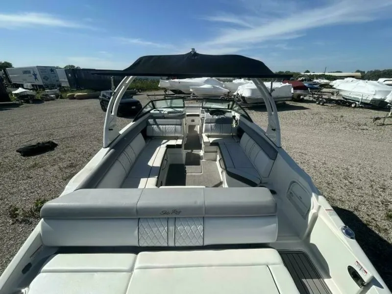 Slide: The Image of 2016 Sea Ray 270 Sundeck 27 - 7826083