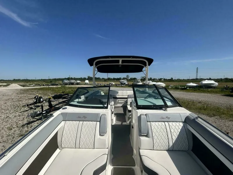 Slide: The Image of 2016 Sea Ray 270 Sundeck 27 - 7826080