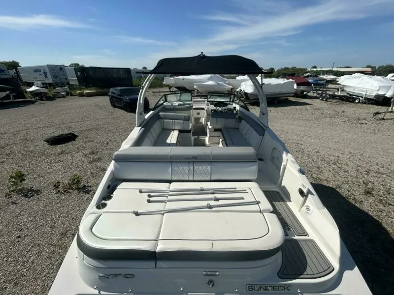 Slide: The Image of 2016 Sea Ray 270 Sundeck 27 - 7826059