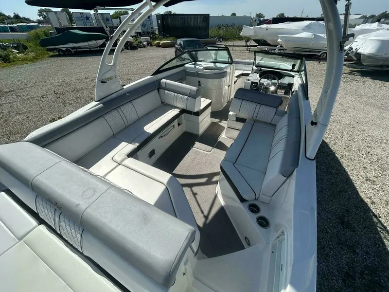 Slide: The Image of 2016 Sea Ray 270 Sundeck 27 - 7826066