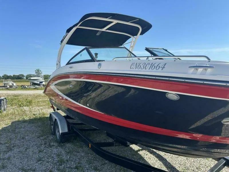 Slide: The Image of 2016 Sea Ray 270 Sundeck 27 - 7826053