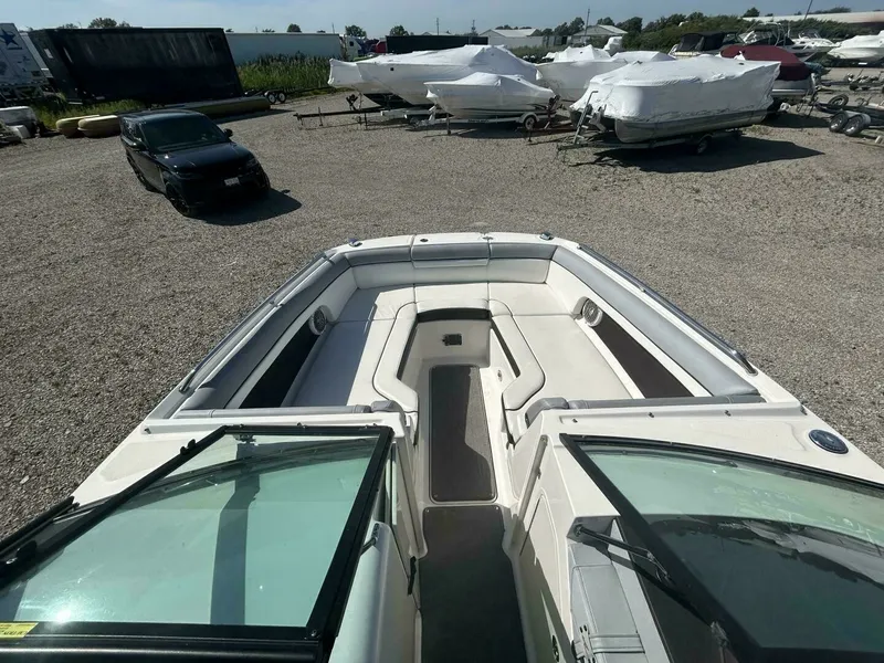 Slide: The Image of 2016 Sea Ray 270 Sundeck 27 - 7826078