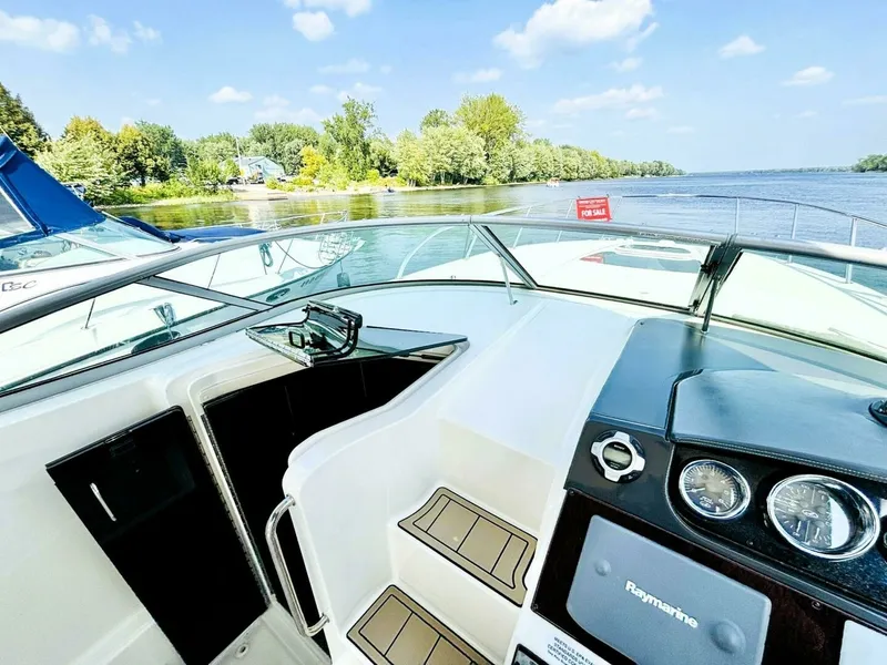 Slide: The Image of 2010 Sea Ray 310 SUNDANCER 31 - 7826190