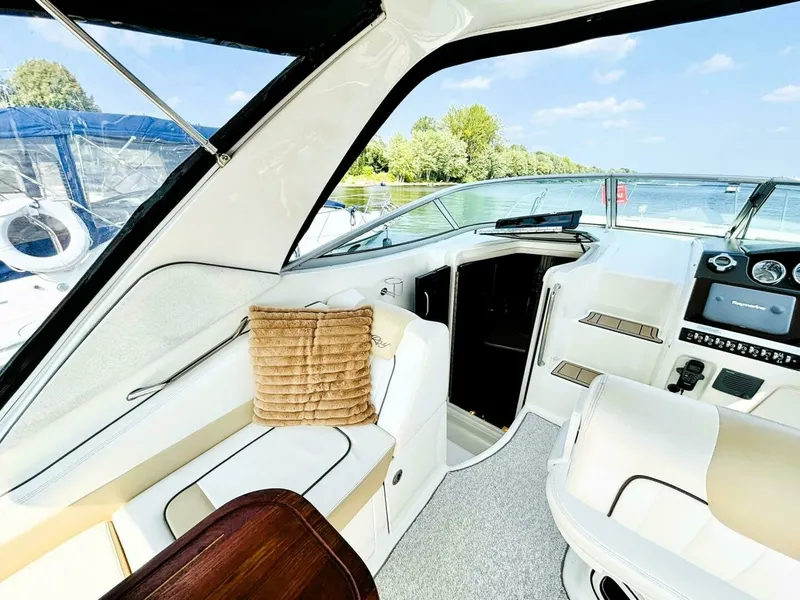 Slide: The Image of 2010 Sea Ray 310 SUNDANCER 31 - 7826180