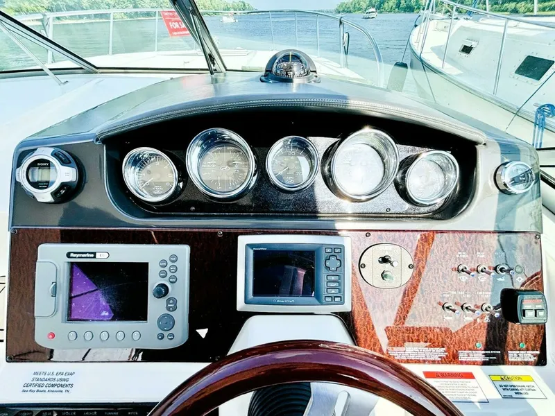 Slide: The Image of 2010 Sea Ray 310 SUNDANCER 31 - 7826184
