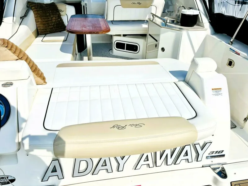 Slide: The Image of 2010 Sea Ray 310 SUNDANCER 31 - 7826171