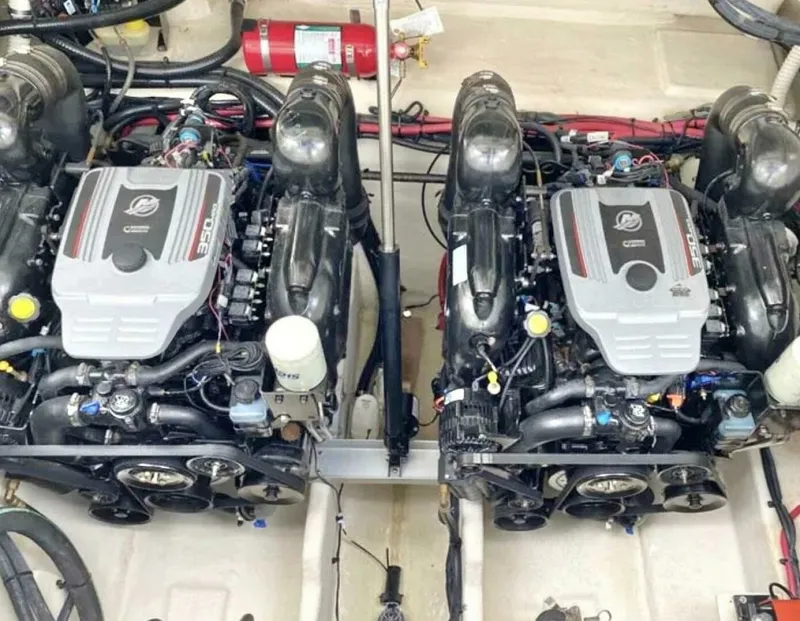Slide: The Image of 2010 Sea Ray 310 SUNDANCER 31 - 7826208