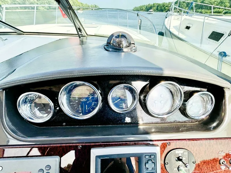 Slide: The Image of 2010 Sea Ray 310 SUNDANCER 31 - 7826185
