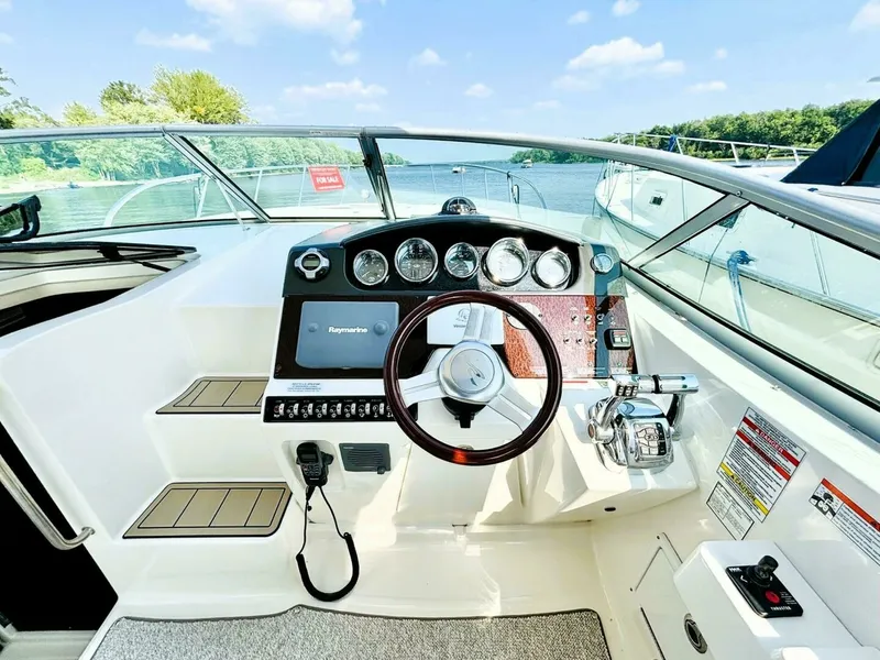 Slide: The Image of 2010 Sea Ray 310 SUNDANCER 31 - 7826182