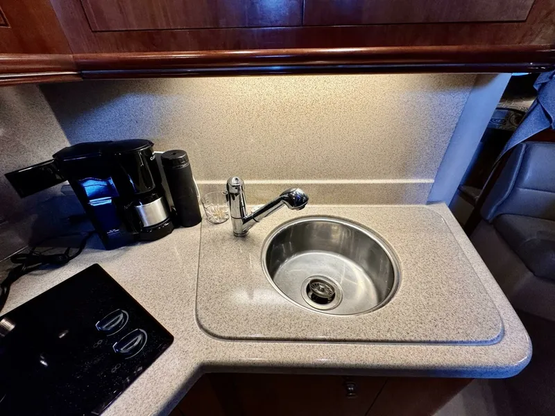Slide: The Image of 2006 Cruisers Yachts 340 Express 34 - 7826266