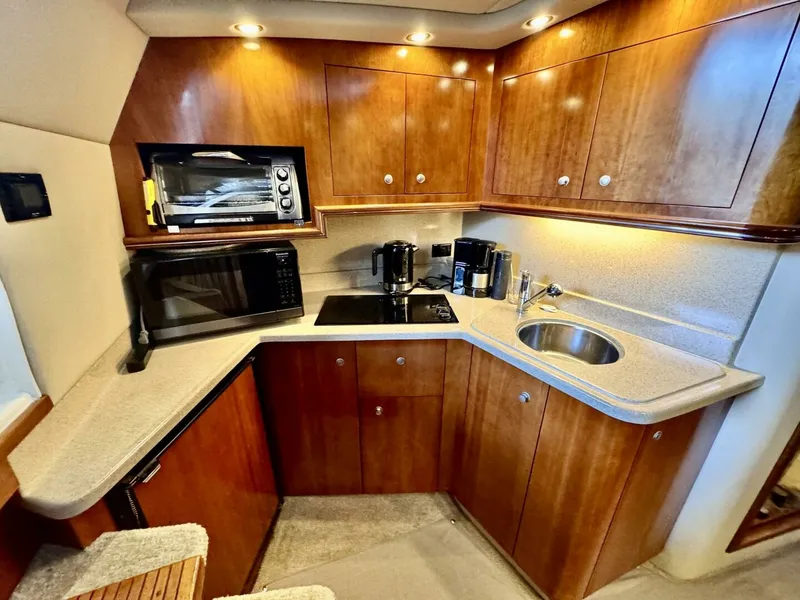 Slide: The Image of 2006 Cruisers Yachts 340 Express 34 - 7826261