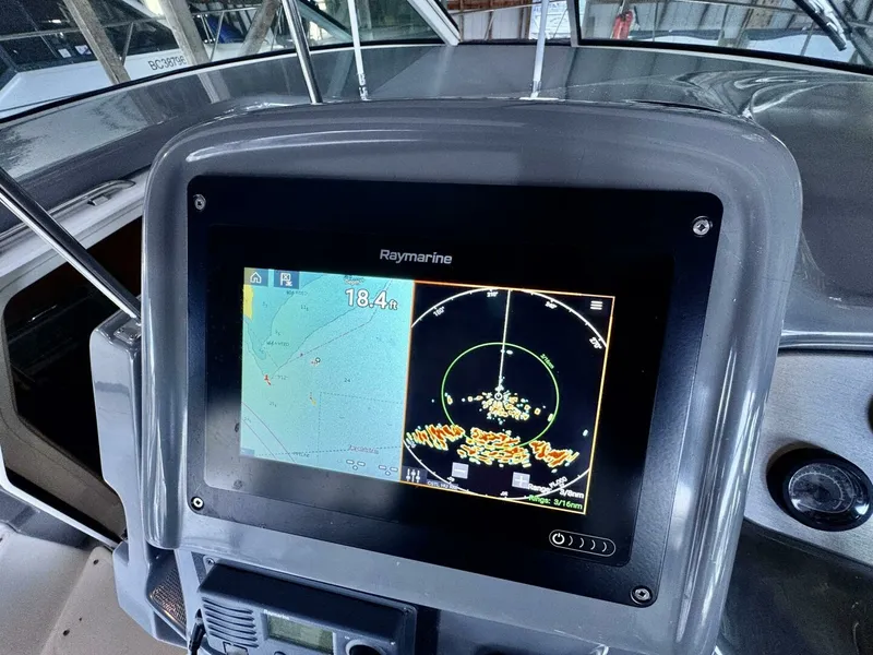 Slide: The Image of 2006 Cruisers Yachts 340 Express 34 - 7826251