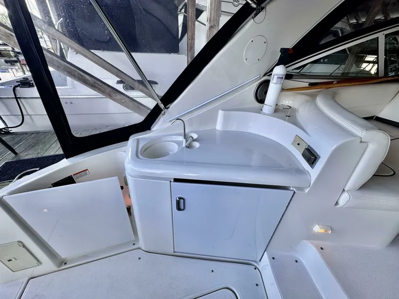 Slide: The Image of 2006 Cruisers Yachts 340 Express 34 - 7826246