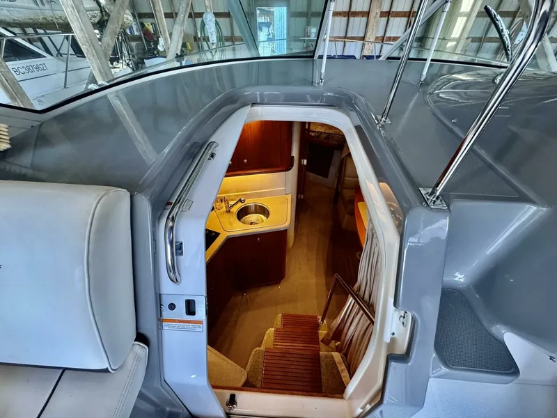 Slide: The Image of 2006 Cruisers Yachts 340 Express 34 - 7826259