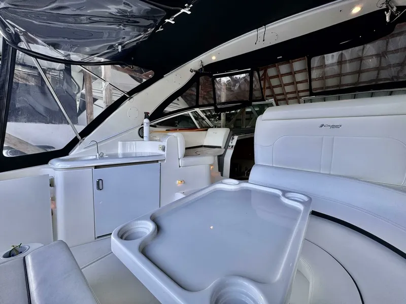 Slide: The Image of 2006 Cruisers Yachts 340 Express 34 - 7826245
