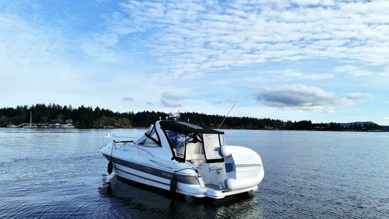 Slide: The Image of 2006 Cruisers Yachts 340 Express 34 - 7826238