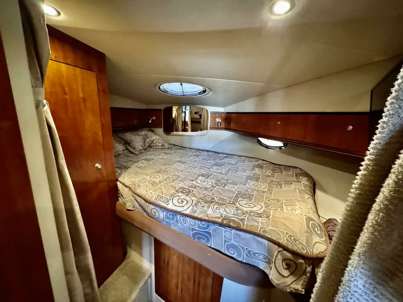 Slide: The Image of 2006 Cruisers Yachts 340 Express 34 - 7826257