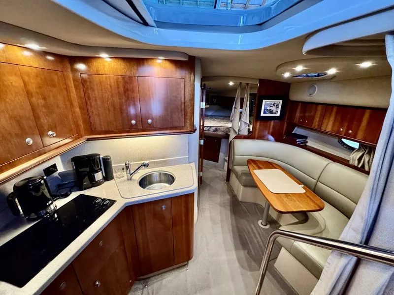 Slide: The Image of 2006 Cruisers Yachts 340 Express 34 - 7826260