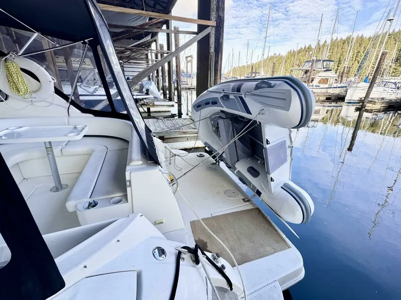 Slide: The Image of 2006 Cruisers Yachts 340 Express 34 - 7826240