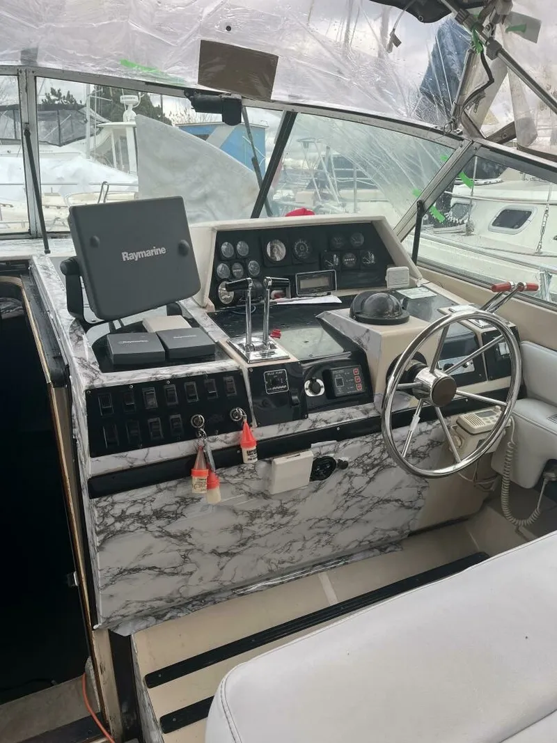 Slide: The Image of 1985 Regal 360 Commodore 36 - 7826308