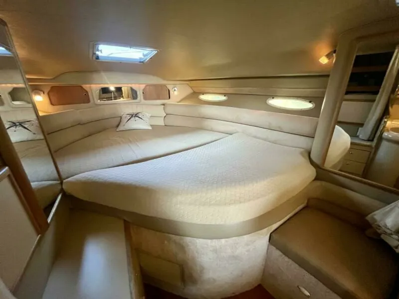 Slide: The Image of 1999 Sea Ray 330 Sundancer 33 - 7826337