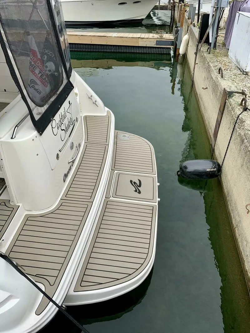 Slide: The Image of 1999 Sea Ray 330 Sundancer 33 - 7826331
