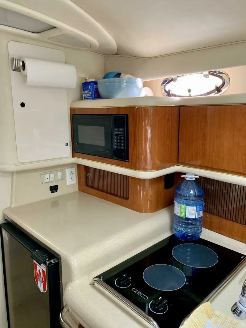 Slide: The Image of 1999 Sea Ray 330 Sundancer 33 - 7826335