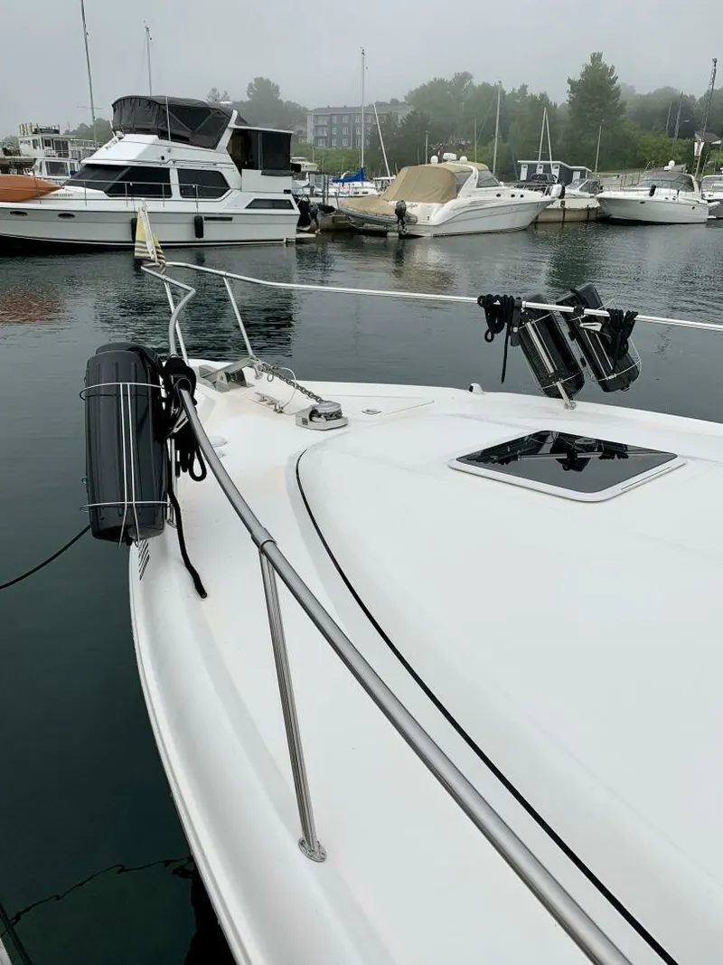Slide: The Image of 1999 Sea Ray 330 Sundancer 33 - 7826328