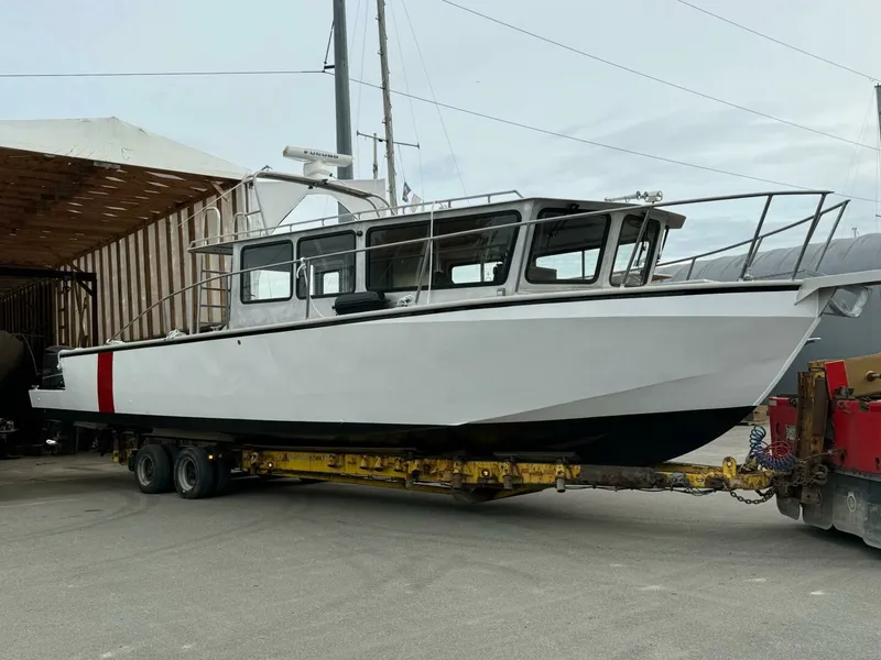Slide: The Image of 1990 Aluminum Cruiser Custom 50 50 - 7826360