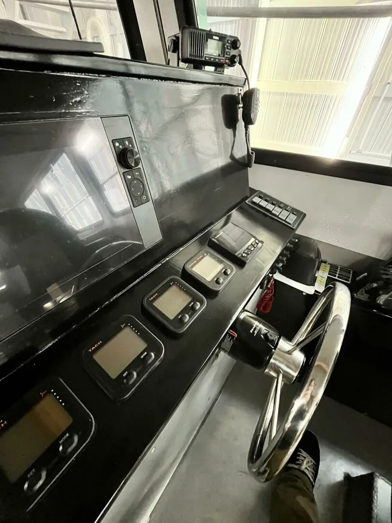 Slide: The Image of 1990 Aluminum Cruiser Custom 50 50 - 7826369