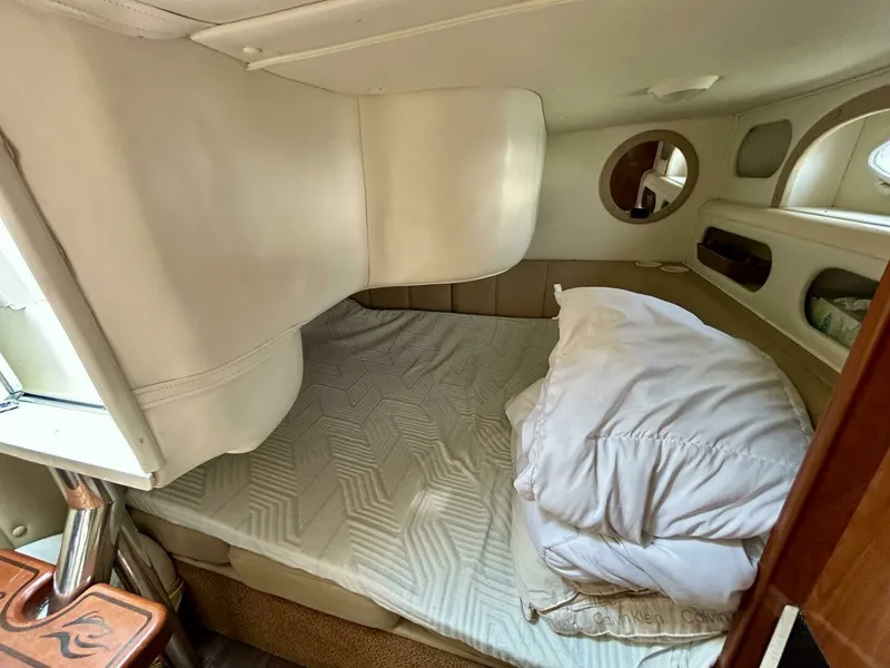 Slide: The Image of 2003 Rinker 310 Fiesta Vee 31 - 7826481