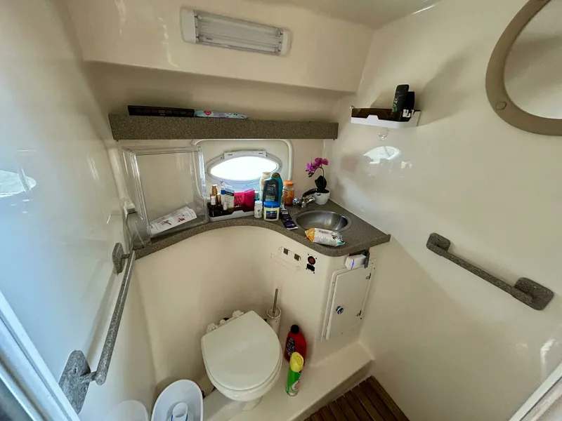 Slide: The Image of 2003 Rinker 310 Fiesta Vee 31 - 7826482