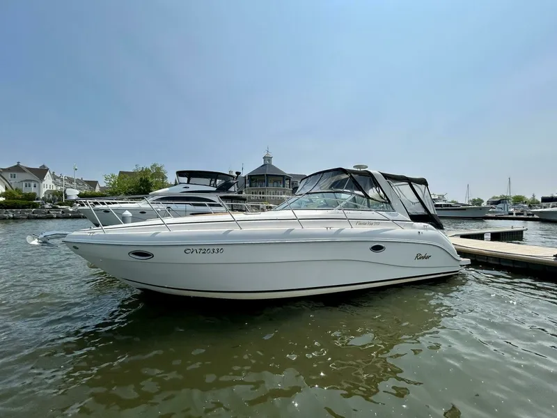The Image of 2003 Rinker 310 Fiesta Vee 31 - 7826459